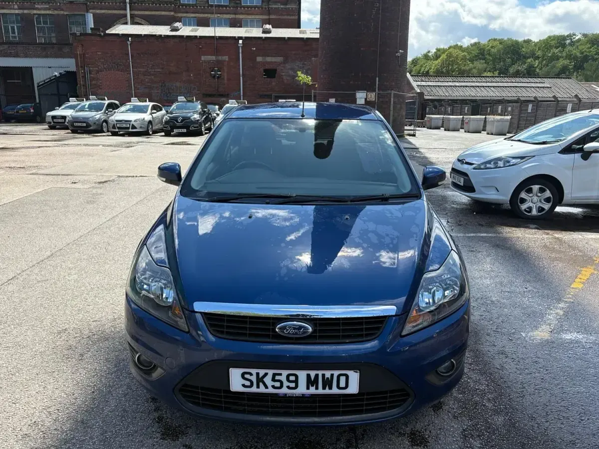 Usado Ford Focus Zetec 99 HP (72 kW) 2009 Azul Citadino