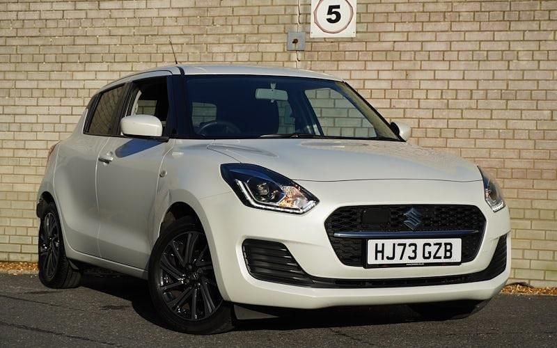 Pure white Used 2023 Suzuki Swift SZ-L Hatchback | £11,640 (Good price) - Image 1/4