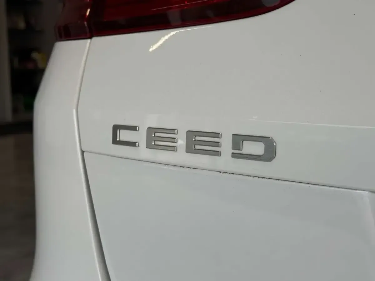 Used Kia Ceed 158 HP (116 kW) 2023 White Hatchback