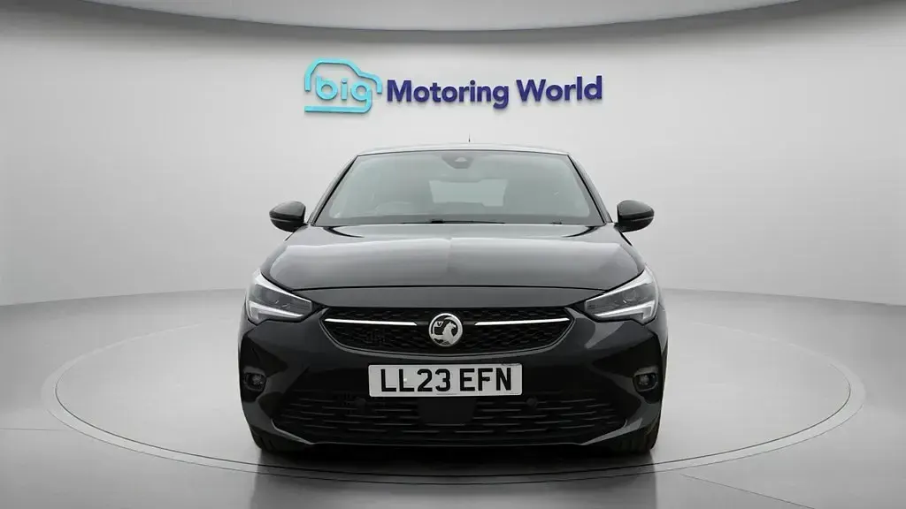 Second-hand Vauxhall Corsa Ultimate 130 CP (95 kW) 2023 Negru Hatchback