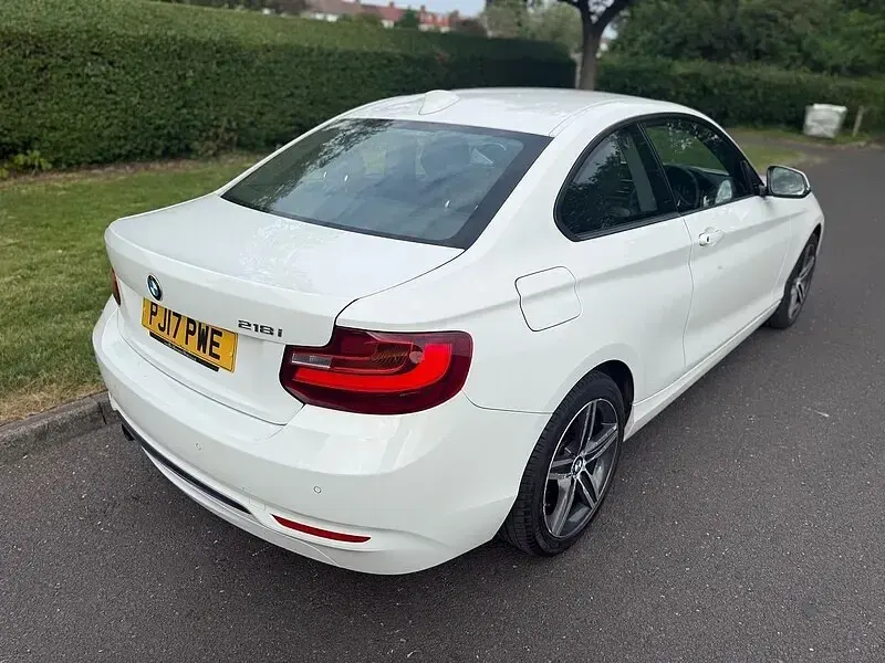 Used BMW 218 Sport Line 136 HP (100 kW) 2017 White Coupe