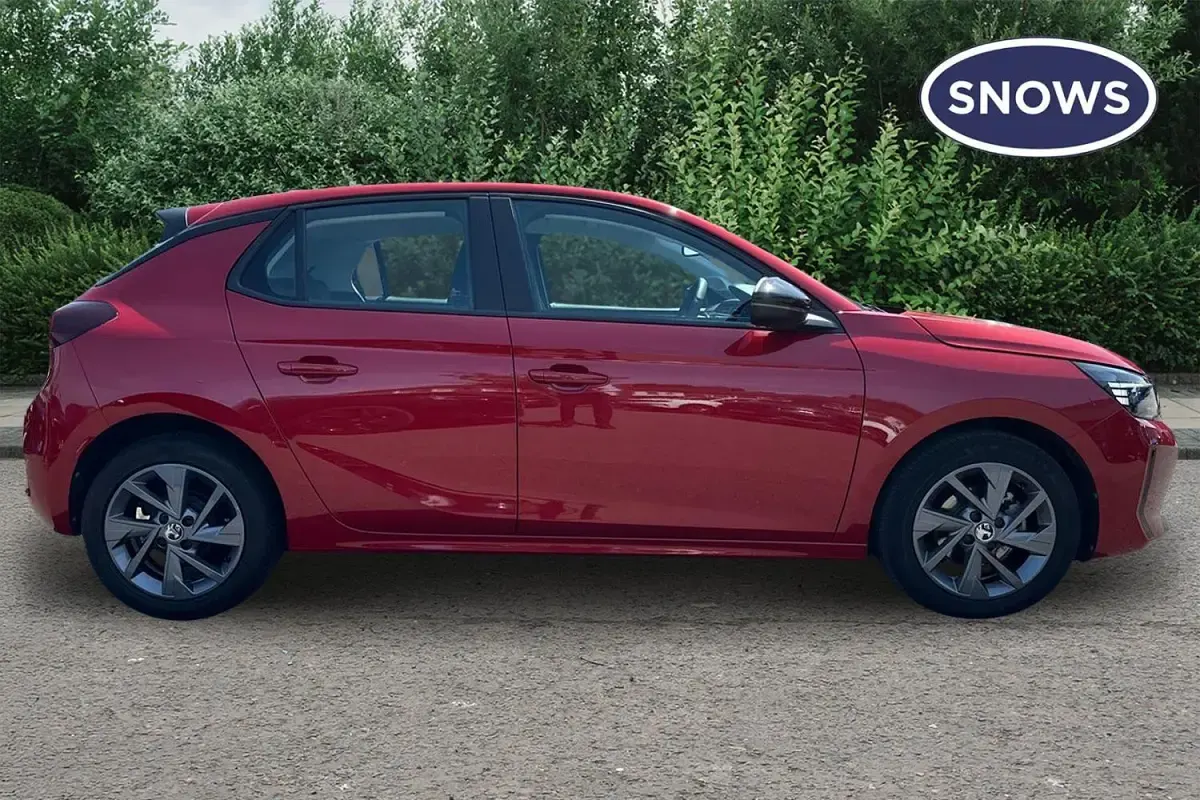 Usado Vauxhall Corsa Design Edition 75 CV (55 kW) 2024 Rojo Utilitario