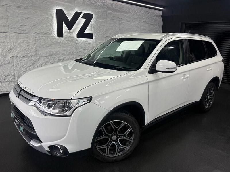 Used Mitsubishi Outlander 2015 White SUV
