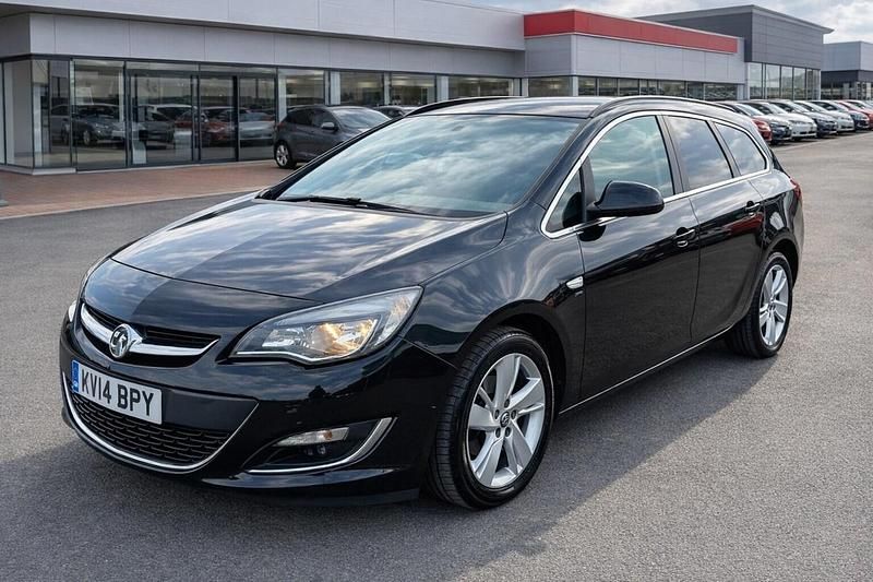 Used Vauxhall Astra SRi 136 HP (100 kW) 2014 Black Estate