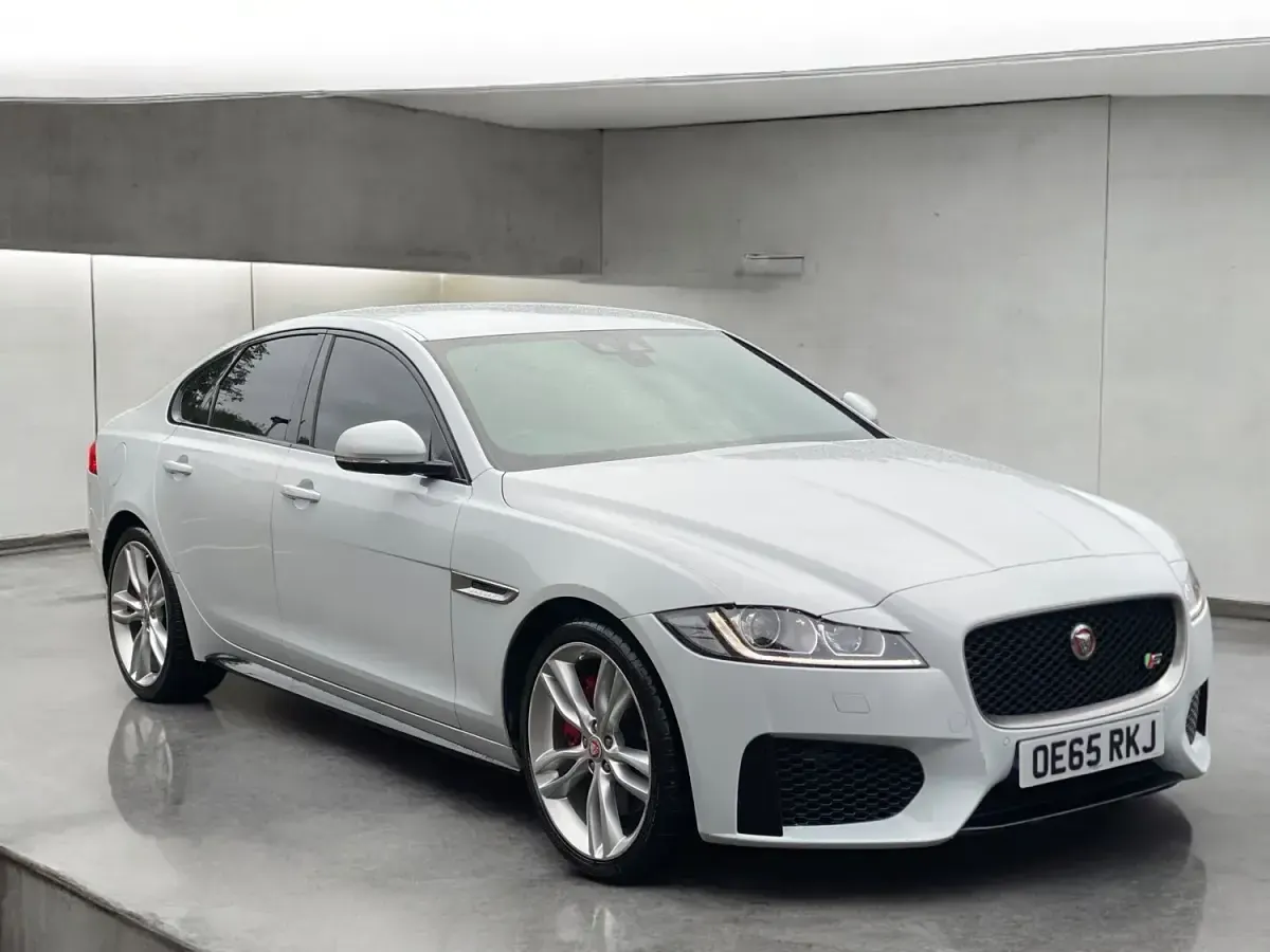 Usado Jaguar XF S 300 HP (220 kW) 2015 Branco Sedan