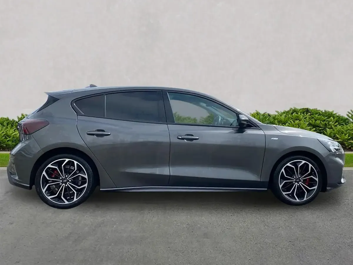 Used Ford Focus ST-Line X 125 HP (91 kW) 2021 Grey Hatchback
