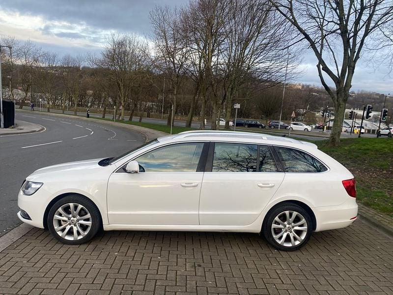 Used Skoda Superb SE 2014 White Estate