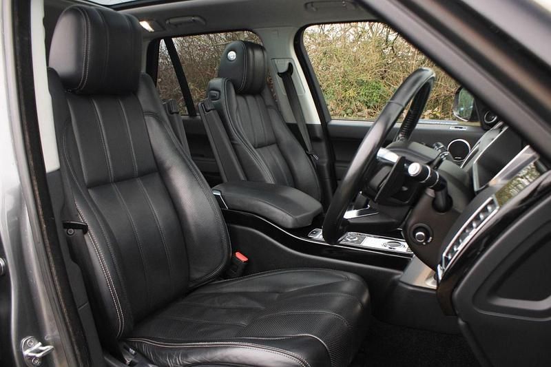 Used Land Rover Range Rover Vogue SE 258 HP (189 kW) 2017 Grey SUV