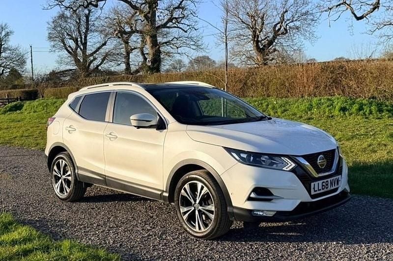 Used Nissan Qashqai N-Connecta 115 HP (84 kW) 2018 White SUV