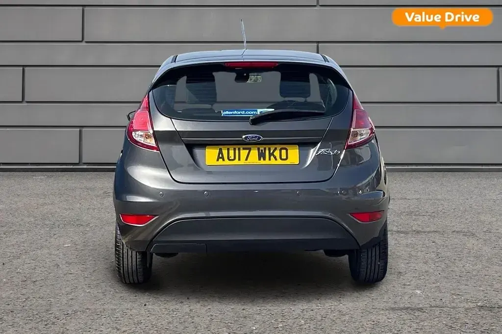 Used Ford Fiesta Zetec 120 HP (88 kW) 2017 Grey Hatchback