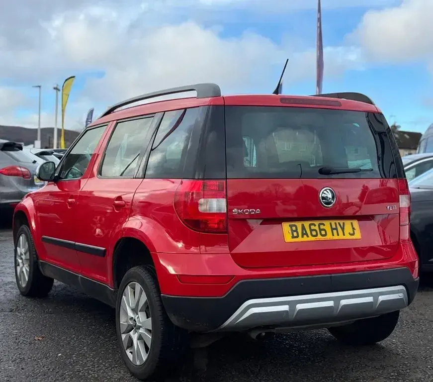 Used Skoda Yeti SE L 110 HP (80 kW) 2017 Red SUV