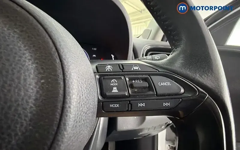 Used Toyota Yaris Cross 116 HP (85 kW) 2024 White SUV