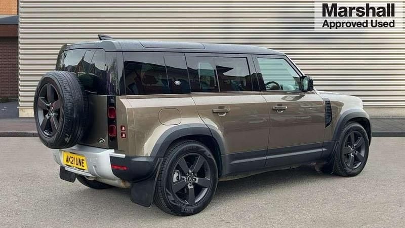 Usado Land Rover Defender HSE 249 HP (183 kW) 2021 Castanho SUV