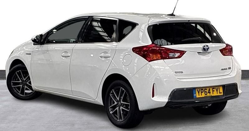 Used Toyota Auris Plus 136 HP (100 kW) 2014 White Hatchback