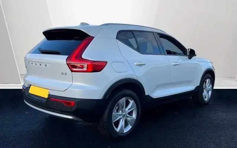 New Volvo XC40 Core 163 HP (119 kW) 2026 SUV
