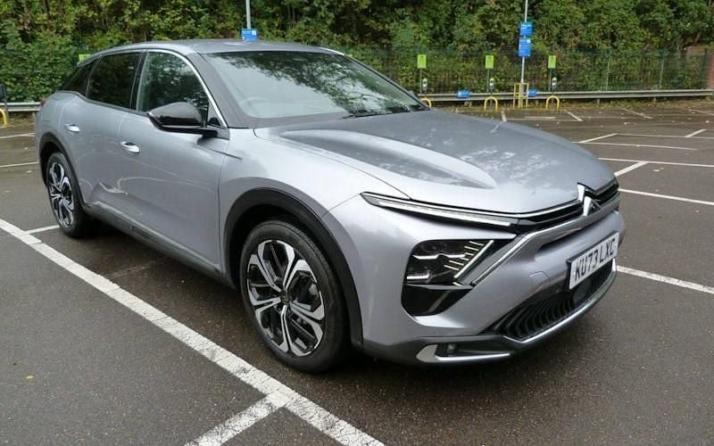 Used 2025 Citroën C5 X PureTech Estate | £19,495 (Fair price) - Image 1/4