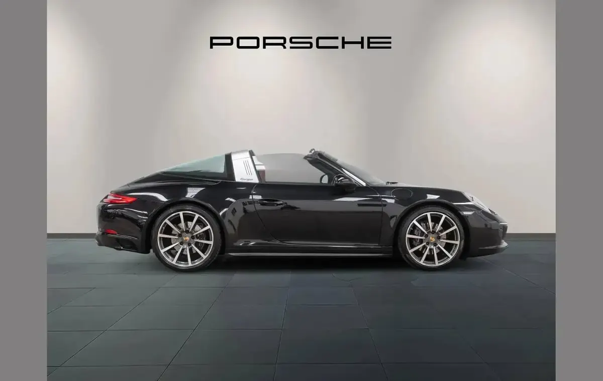 Used Porsche 911 364 HP (267 kW) 2018 Black Cabriolet