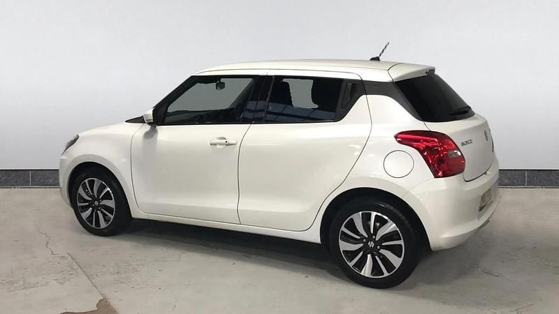 Used Suzuki Swift SZ5 111 HP (81 kW) 2018 White Hatchback