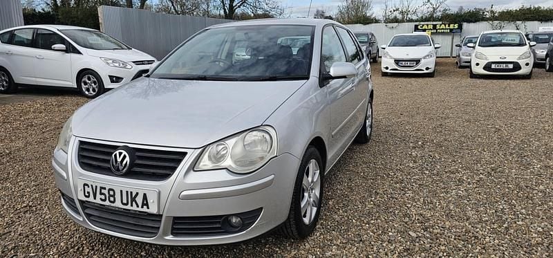 Used VW Polo Match 70 HP (51 kW) 2009 Silver Hatchback