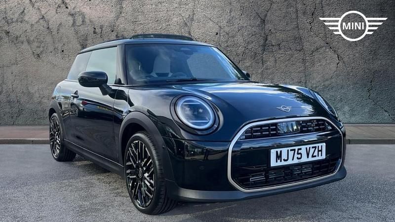 Used Mini Cooper Hatch 113 kW (154 HP) 2025 Black Hatchback