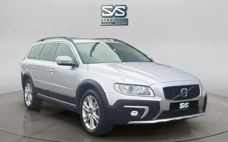 Usado Volvo XC70 SE Lux 220 HP (161 kW) 2015 Prateado Carrinha