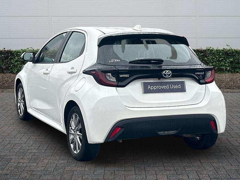 Used Toyota Yaris Hybrid 2023 White Hatchback