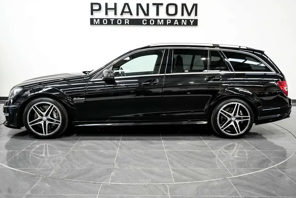 Usado Mercedes C63 AMG AMG 457 HP (336 kW) 2014 Preto Carrinha