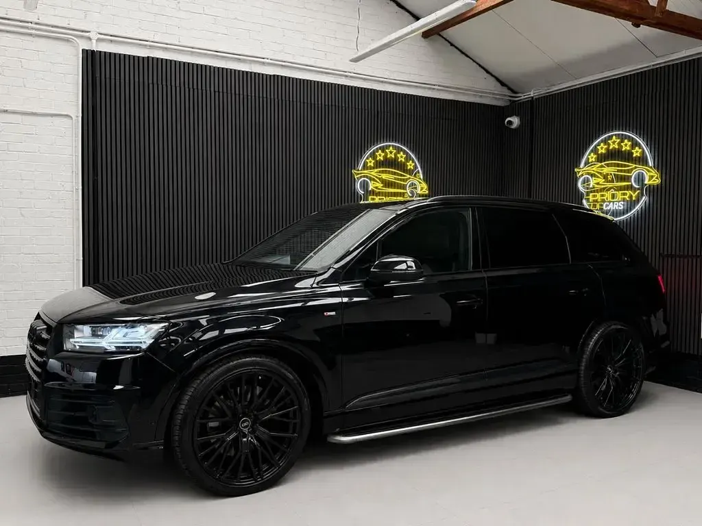 Used Audi Q7 Advanced 2019 Black SUV