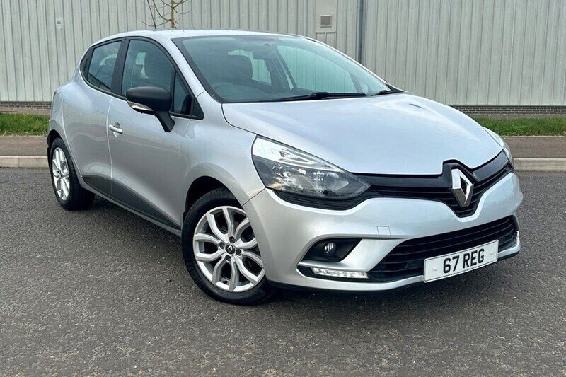 Used 2017 Renault Clio IV Play Hatchback | £7,495 (Fair price) - Image 1/1