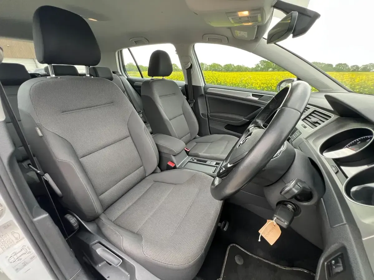 Begagnad VW Golf VII Edition 125 HK (91 kW) 2016 Vit Halvkombi