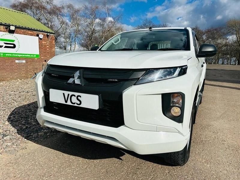 Used Mitsubishi L200 2020 White Pickup
