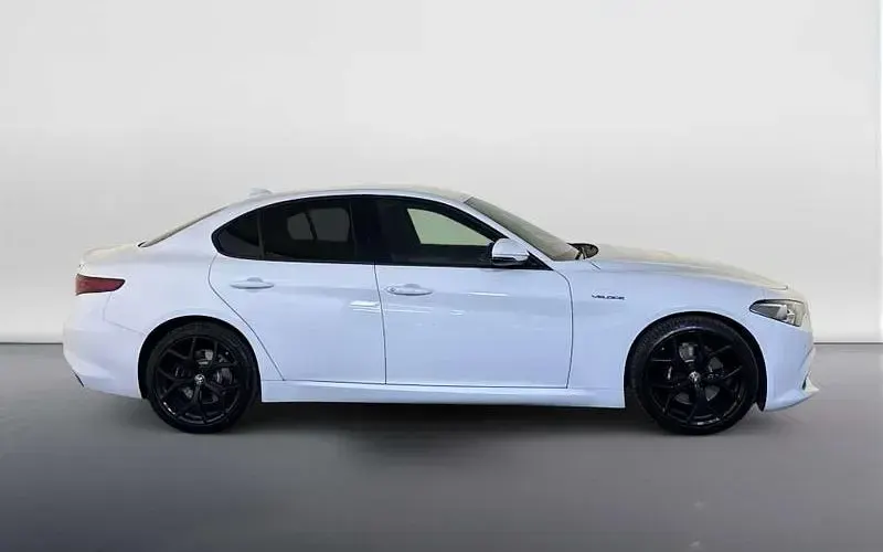 Used Alfa Romeo Giulia Veloce 280 HP (205 kW) 2021 White Sedan