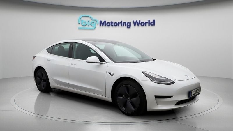 Used 2020 Tesla Model 3 Standard Range Plus Sedan | £15,500 (Good price) - Image 1/4