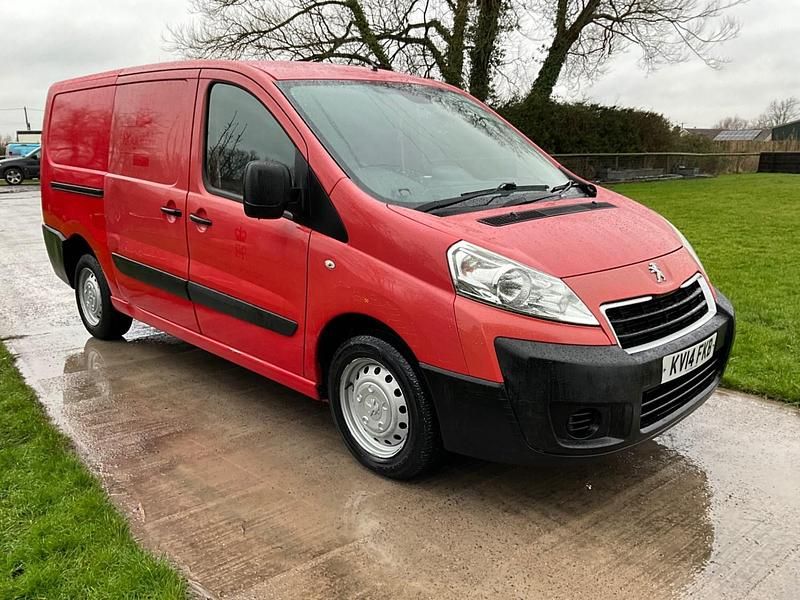 Used Peugeot Expert 90 HP (66 kW) 2014 Red Van