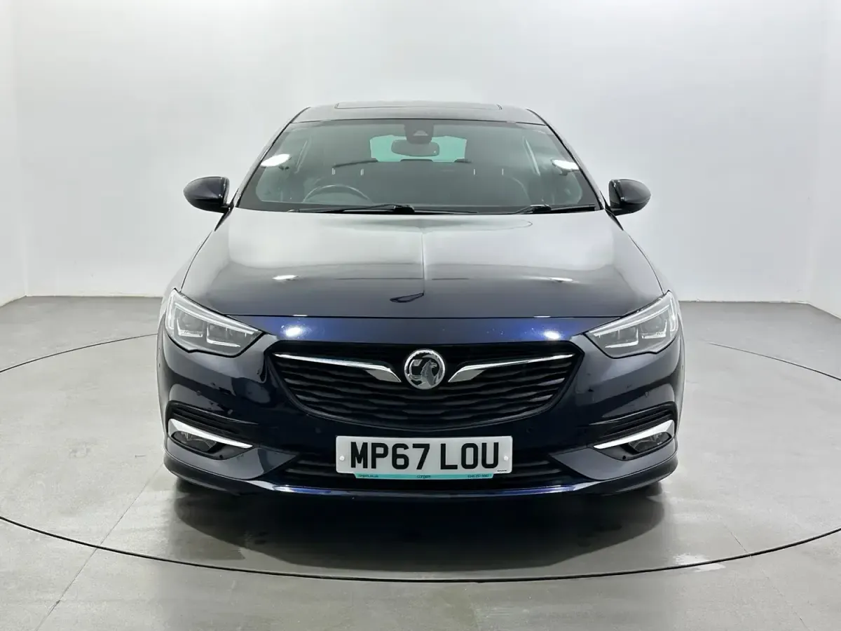 Begagnad Vauxhall Insignia SRi 170 HK (125 kW) 2018 Blå Halvkombi