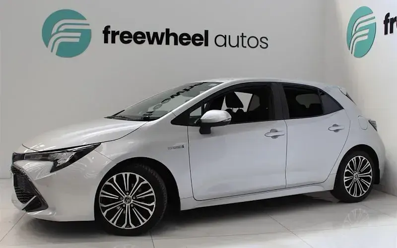 Used Toyota Corolla Design 122 HP (89 kW) 2019 Hatchback