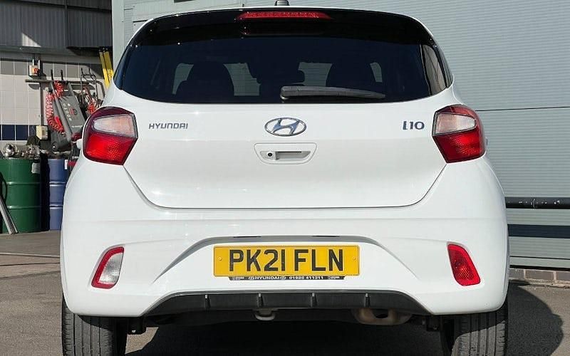 Used Hyundai i10 Premium 84 HP (61 kW) 2023 Hatchback