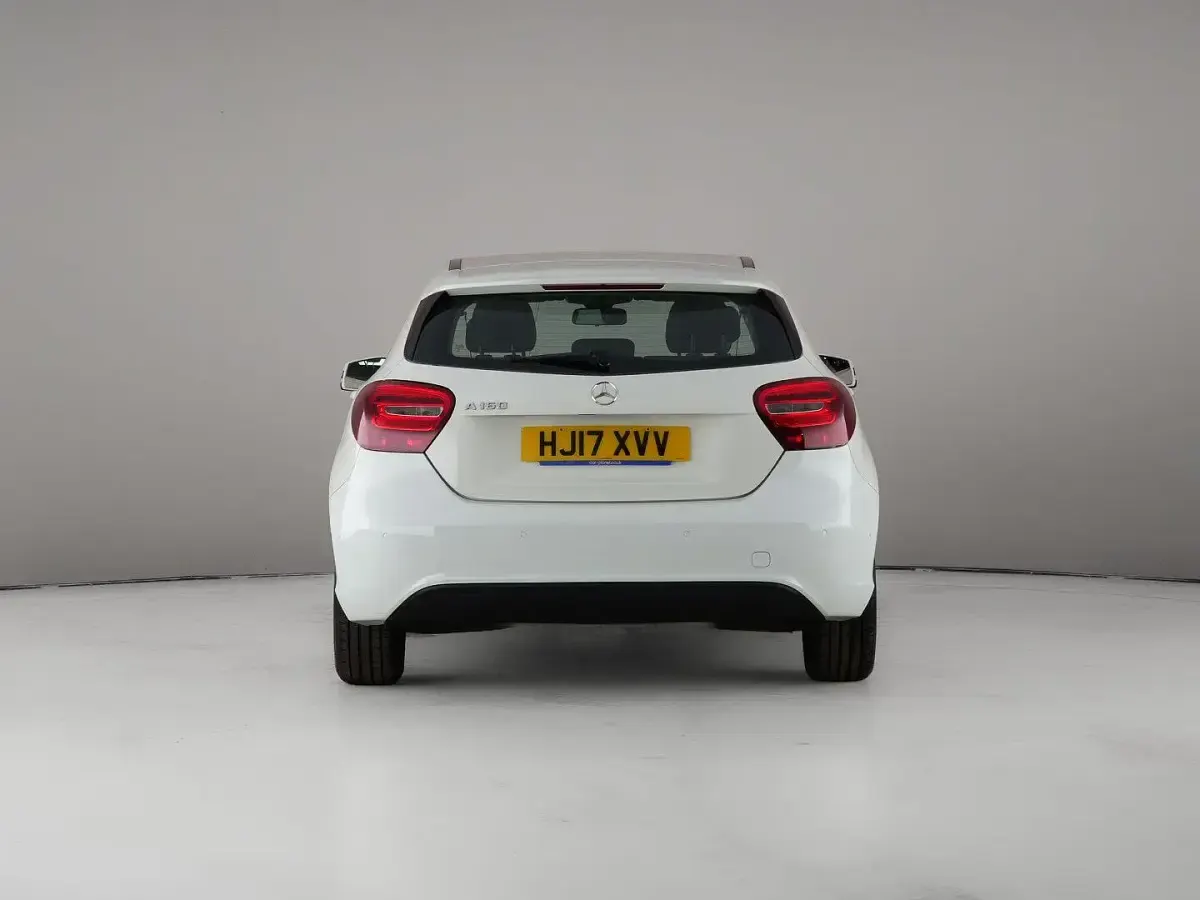 Used Mercedes A160 Executive 102 HP (75 kW) 2017 White Hatchback