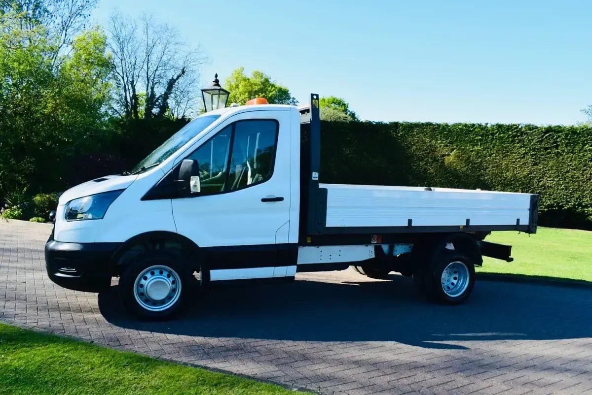 Usado Ford Transit S 130 HP (95 kW) 2022 Branco Cabrios