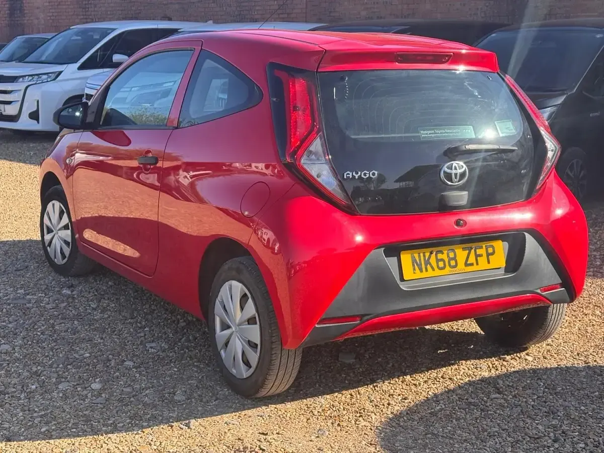 Used Toyota Aygo 70 HP (51 kW) 2018 Red Hatchback