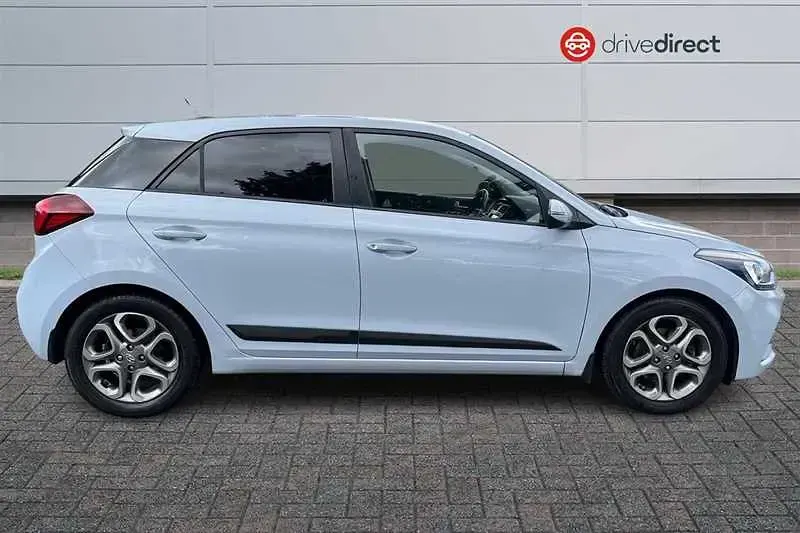Used Hyundai i20 Premium 100 HP (73 kW) 2019 Grey Hatchback