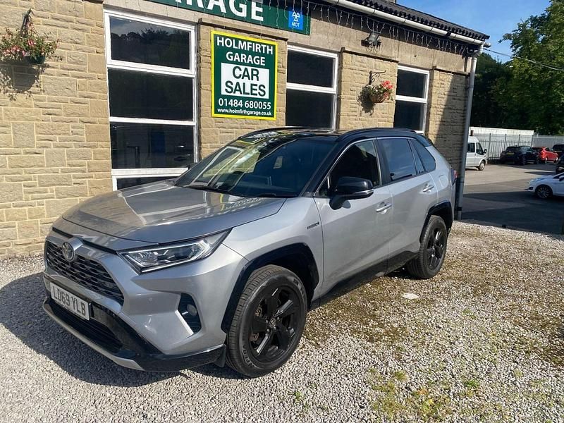 Silver Used 2019 Toyota RAV4 Estate | £13,995 (Super price) - Image 1/4