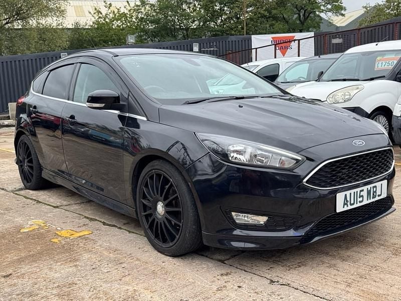 Black Used 2015 Ford Focus Zetec Hatchback | £2,450 (Good price) - Image 1/4