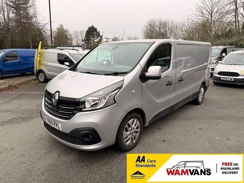 Used Renault Trafic 2019 Silver MPV