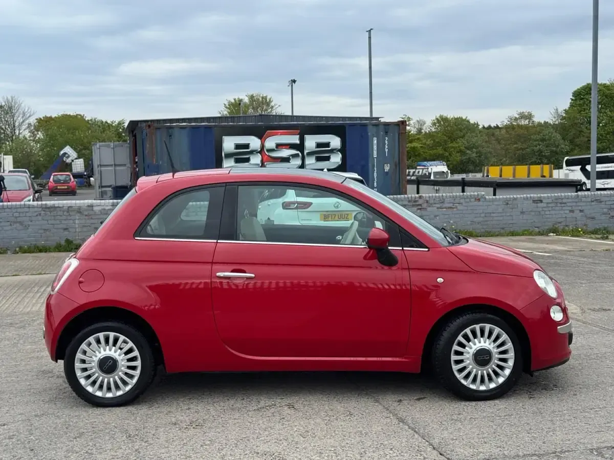 Gebraucht Fiat 500 Lounge 85 PS (62 kW) 2013 Rot Kleinwagen