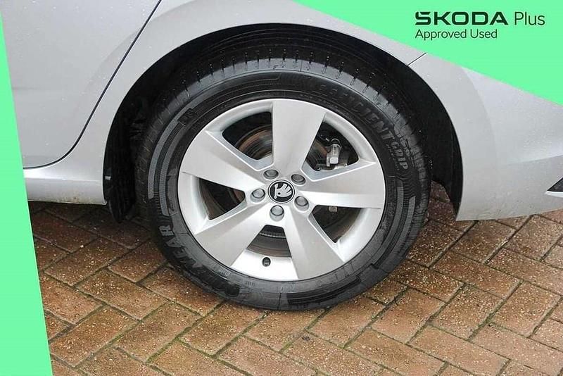 Used Skoda Scala SE 94 HP (69 kW) 2025 Brilliant silver metallic Hatchback