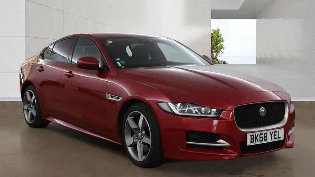 Used Jaguar XE R-Sport 200 HP (147 kW) 2018 Sedan