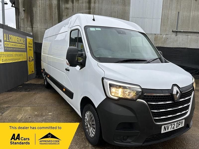 White Used 2022 Renault Master Business Van | £9,995 (Good price) - Image 1/4