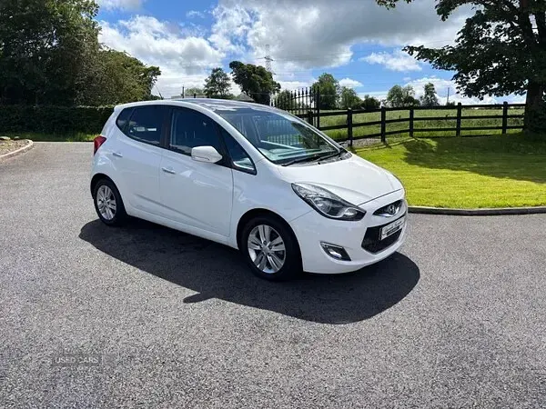 Used Hyundai ix20 Style 90 HP (66 kW) 2013 White Hatchback