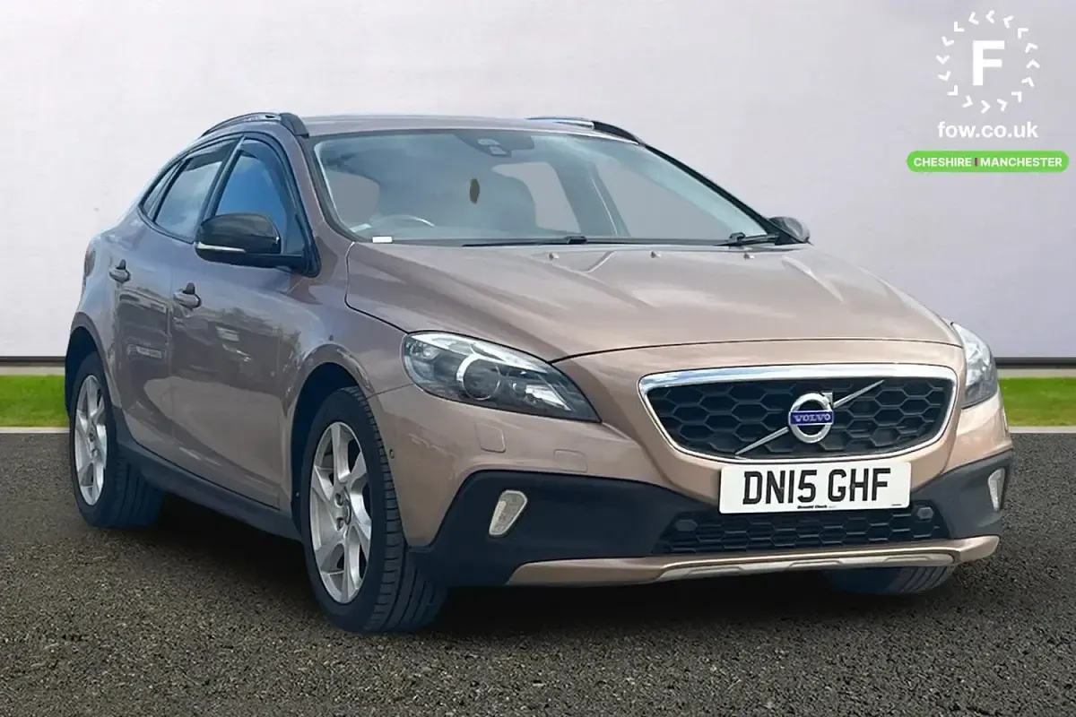 Begagnad Volvo V40 2015 Brun Halvkombi